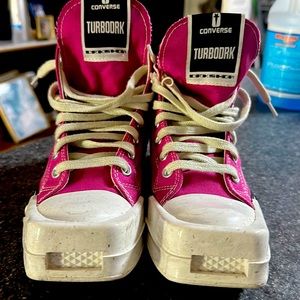 Pink Converse/Drkshdw Great Condition
